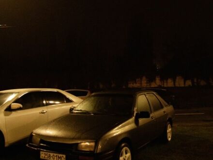 Форд Сиерра 1986 в Киеве на Automoto.ua Серый Форд Сиерра, объемом двигателя 1.6 л и пробегом 999 тыс. км за 1400 $, фото 1 на Automoto.ua