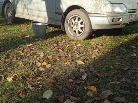 Серый Форд Сиерра, объемом двигателя 0 л и пробегом 158 тыс. км за 700 $, фото 1 на Automoto.ua