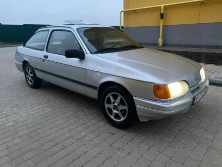 Серый Форд Сиерра, объемом двигателя 1.6 л и пробегом 150 тыс. км за 1650 $, фото 1 на Automoto.ua