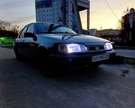 Серый Форд Сиерра, объемом двигателя 1.6 л и пробегом 197 тыс. км за 1200 $, фото 1 на Automoto.ua