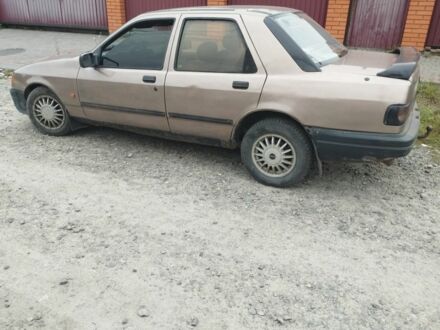 Форд Сиерра 1990 в Владимир-Волынский на Automoto.ua Серый Форд Сиерра, объемом двигателя 2 л и пробегом 500 тыс. км за 800 $, фото 1 на Automoto.ua