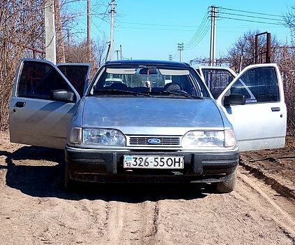 Серый Форд Сиерра, объемом двигателя 1.6 л и пробегом 320 тыс. км за 861 $, фото 1 на Automoto.ua