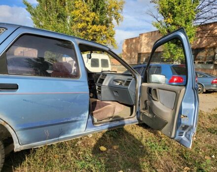 Форд Сиерра 1985 в Днепре (Днепропетровске) на Automoto.ua Синий Форд Сиерра, объемом двигателя 1.8 л и пробегом 500 тыс. км за 950 $, фото 3 на Automoto.ua