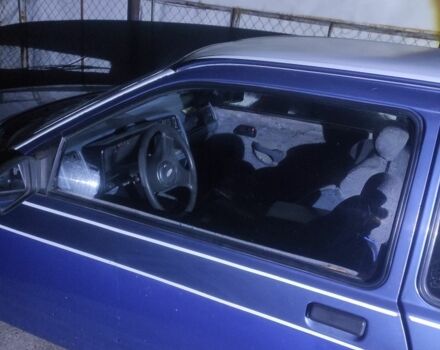 Форд Сиерра 1988 в Чернигове на Automoto.ua Синий Форд Сиерра, объемом двигателя 1.8 л и пробегом 100 тыс. км за 1200 $, фото 3 на Automoto.ua