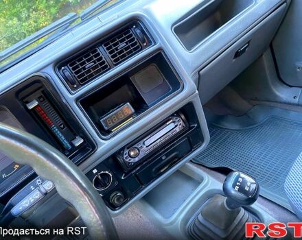 Синий Форд Сиерра, объемом двигателя 1.8 л и пробегом 190 тыс. км за 1100 $, фото 13 на Automoto.ua