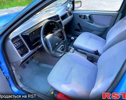 Синий Форд Сиерра, объемом двигателя 1.8 л и пробегом 190 тыс. км за 1100 $, фото 8 на Automoto.ua