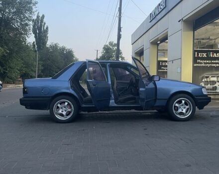 Синий Форд Сиерра, объемом двигателя 1.8 л и пробегом 240 тыс. км за 800 $, фото 2 на Automoto.ua
