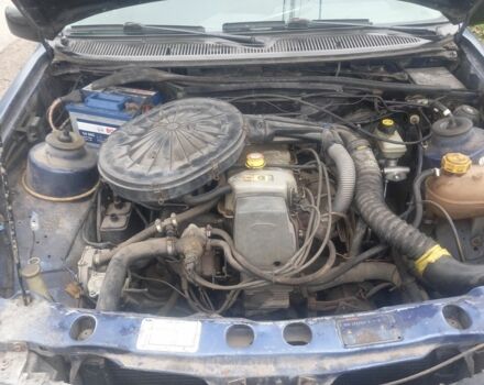 Синій Форд Сієрра, об'ємом двигуна 1 л та пробігом 300 тис. км за 1100 $, фото 5 на Automoto.ua