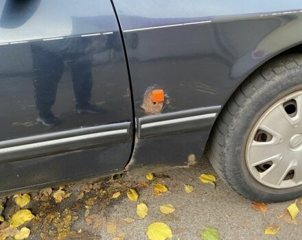 Синий Форд Сиерра, объемом двигателя 1.6 л и пробегом 61 тыс. км за 700 $, фото 4 на Automoto.ua