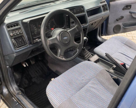 Синий Форд Сиерра, объемом двигателя 2 л и пробегом 300 тыс. км за 903 $, фото 5 на Automoto.ua