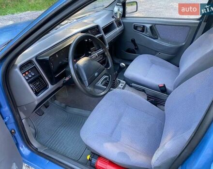 Синій Форд Сієрра, об'ємом двигуна 1.8 л та пробігом 190 тис. км за 1250 $, фото 11 на Automoto.ua