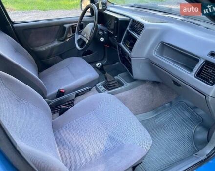 Синій Форд Сієрра, об'ємом двигуна 1.8 л та пробігом 190 тис. км за 1250 $, фото 26 на Automoto.ua
