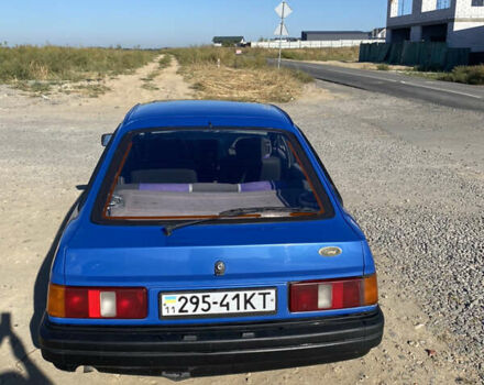 Синій Форд Сієрра, об'ємом двигуна 2 л та пробігом 300 тис. км за 1400 $, фото 4 на Automoto.ua