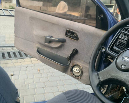 Синій Форд Сієрра, об'ємом двигуна 1.8 л та пробігом 200 тис. км за 600 $, фото 8 на Automoto.ua