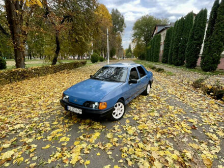 Форд Сиерра 1987 в Кицмане на Automoto.ua Синий Форд Сиерра, объемом двигателя 2 л и пробегом 250 тыс. км за 2000 $, фото 1 на Automoto.ua