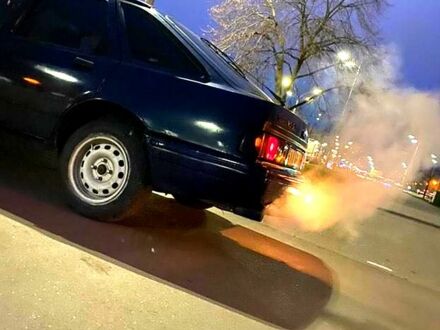 Форд Сиерра 1990 в Львове на Automoto.ua Синий Форд Сиерра, объемом двигателя 1.6 л и пробегом 300 тыс. км за 360 $, фото 1 на Automoto.ua
