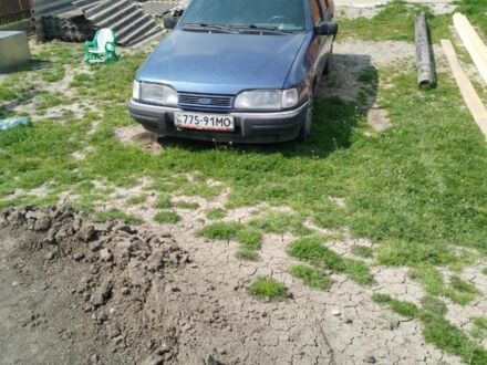 Синій Форд Сієрра, об'ємом двигуна 2 л та пробігом 100 тис. км за 1500 $, фото 1 на Automoto.ua