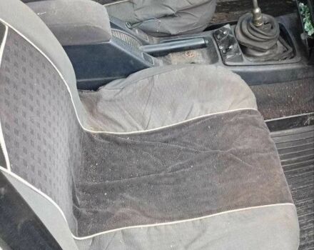 Форд Сієрра 1992 у Прилуках на Automoto.ua Зелений Форд Сієрра, об'ємом двигуна 2 л та пробігом 47 тис. км за 955 $, фото 5 на Automoto.ua