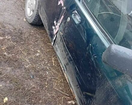 Форд Сієрра 1992 у Прилуках на Automoto.ua Зелений Форд Сієрра, об'ємом двигуна 2 л та пробігом 47 тис. км за 955 $, фото 9 на Automoto.ua