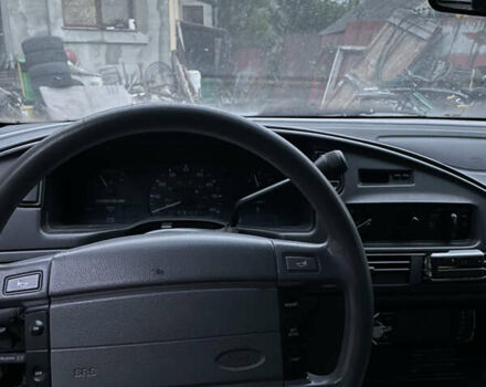Форд Таурус 1993 в Коростене на Automoto.ua Белый Форд Таурус, объемом двигателя 2.98 л и пробегом 100 тыс. км за 1150 $, фото 5 на Automoto.ua