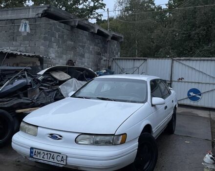 Белый Форд Таурус, объемом двигателя 3 л и пробегом 100 тыс. км за 1150 $, фото 1 на Automoto.ua