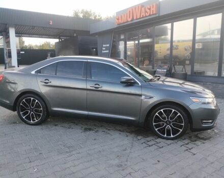 Серый Форд Таурус, объемом двигателя 3.5 л и пробегом 154 тыс. км за 10800 $, фото 2 на Automoto.ua