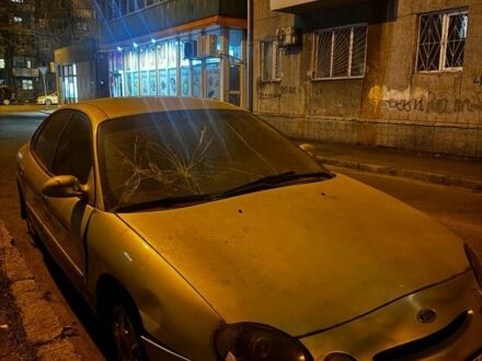 Сірий Форд Taurus, об'ємом двигуна 3 л та пробігом 111 тис. км за 900 $, фото 1 на Automoto.ua