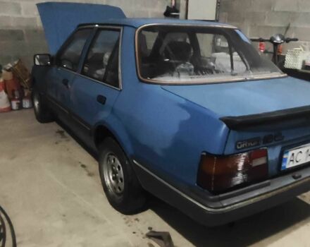 Синий Форд Тандерберд, объемом двигателя 10 л и пробегом 566 тыс. км за 420 $, фото 1 на Automoto.ua