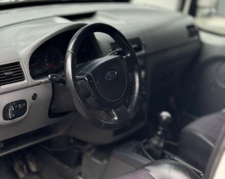 Белый Форд Турнео Коннект, объемом двигателя 1.7 л и пробегом 260 тыс. км за 1700 $, фото 6 на Automoto.ua