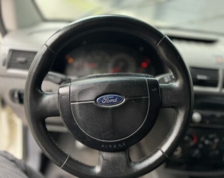 Белый Форд Турнео Коннект, объемом двигателя 1.7 л и пробегом 260 тыс. км за 1700 $, фото 8 на Automoto.ua