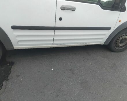 Белый Форд Турнео Коннект, объемом двигателя 1.8 л и пробегом 266 тыс. км за 3000 $, фото 2 на Automoto.ua