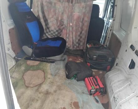 Белый Форд Турнео Коннект, объемом двигателя 1.8 л и пробегом 266 тыс. км за 3000 $, фото 7 на Automoto.ua