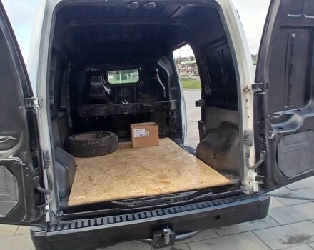 Белый Форд Турнео Коннект, объемом двигателя 1.8 л и пробегом 1000 тыс. км за 4200 $, фото 19 на Automoto.ua