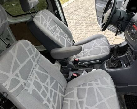 Белый Форд Турнео Коннект, объемом двигателя 1.8 л и пробегом 254 тыс. км за 5500 $, фото 5 на Automoto.ua