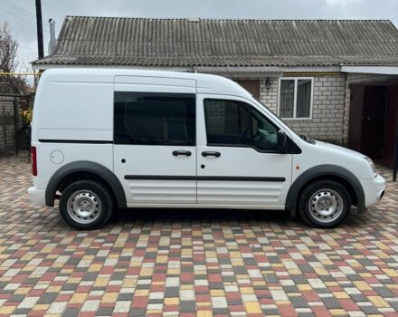 Белый Форд Турнео Коннект, объемом двигателя 1.8 л и пробегом 235 тыс. км за 5200 $, фото 2 на Automoto.ua