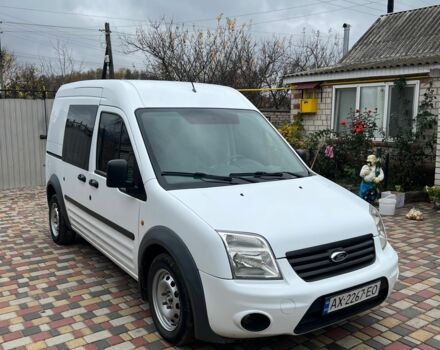 Белый Форд Турнео Коннект, объемом двигателя 1.8 л и пробегом 235 тыс. км за 5200 $, фото 1 на Automoto.ua