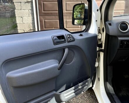 Форд Турнео Коннект 2013 у Запоріжжя на Automoto.ua Білий Форд Турнео Коннект, об'ємом двигуна 1.8 л та пробігом 314 тис. км за 5300 $, фото 9 на Automoto.ua