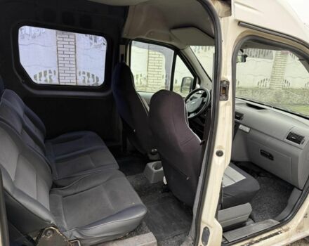 Белый Форд Турнео Коннект, объемом двигателя 1.8 л и пробегом 230 тыс. км за 4000 $, фото 7 на Automoto.ua