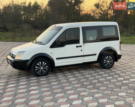 Белый Форд Турнео Коннект, объемом двигателя 0 л и пробегом 240 тыс. км за 2500 $, фото 1 на Automoto.ua