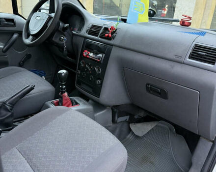 Белый Форд Турнео Коннект, объемом двигателя 1.75 л и пробегом 450 тыс. км за 4100 $, фото 8 на Automoto.ua