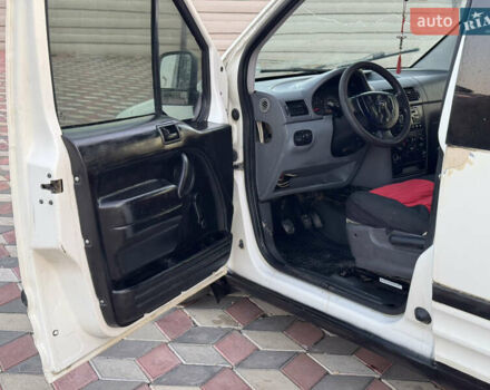 Белый Форд Турнео Коннект, объемом двигателя 0 л и пробегом 240 тыс. км за 2500 $, фото 14 на Automoto.ua