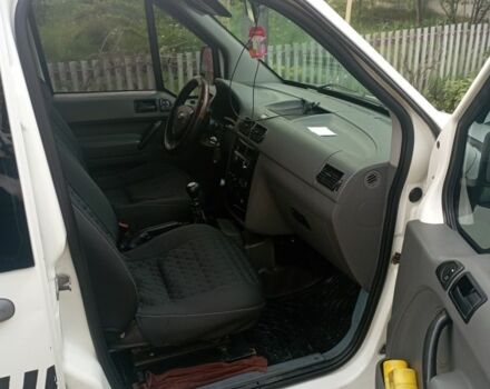 Белый Форд Турнео Коннект, объемом двигателя 1.8 л и пробегом 516 тыс. км за 3600 $, фото 6 на Automoto.ua