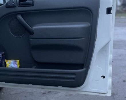 Белый Форд Турнео Коннект, объемом двигателя 1.8 л и пробегом 350 тыс. км за 5300 $, фото 12 на Automoto.ua