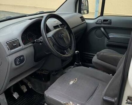 Белый Форд Турнео Коннект, объемом двигателя 1.8 л и пробегом 475 тыс. км за 3600 $, фото 4 на Automoto.ua