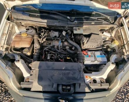 Білий Форд Турнео Коннект, об'ємом двигуна 1.8 л та пробігом 249 тис. км за 4850 $, фото 10 на Automoto.ua