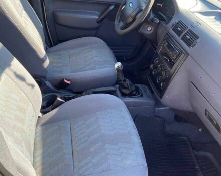 Белый Форд Турнео Коннект, объемом двигателя 1.8 л и пробегом 423 тыс. км за 4000 $, фото 7 на Automoto.ua