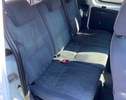 Белый Форд Турнео Коннект, объемом двигателя 1.8 л и пробегом 423 тыс. км за 4000 $, фото 12 на Automoto.ua