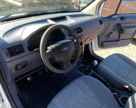 Белый Форд Турнео Коннект, объемом двигателя 1.8 л и пробегом 423 тыс. км за 4000 $, фото 8 на Automoto.ua