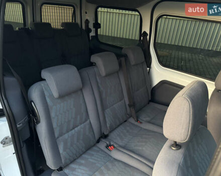 Белый Форд Турнео Коннект, объемом двигателя 1.8 л и пробегом 216 тыс. км за 6700 $, фото 13 на Automoto.ua