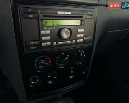 Белый Форд Турнео Коннект, объемом двигателя 1.8 л и пробегом 216 тыс. км за 6700 $, фото 21 на Automoto.ua